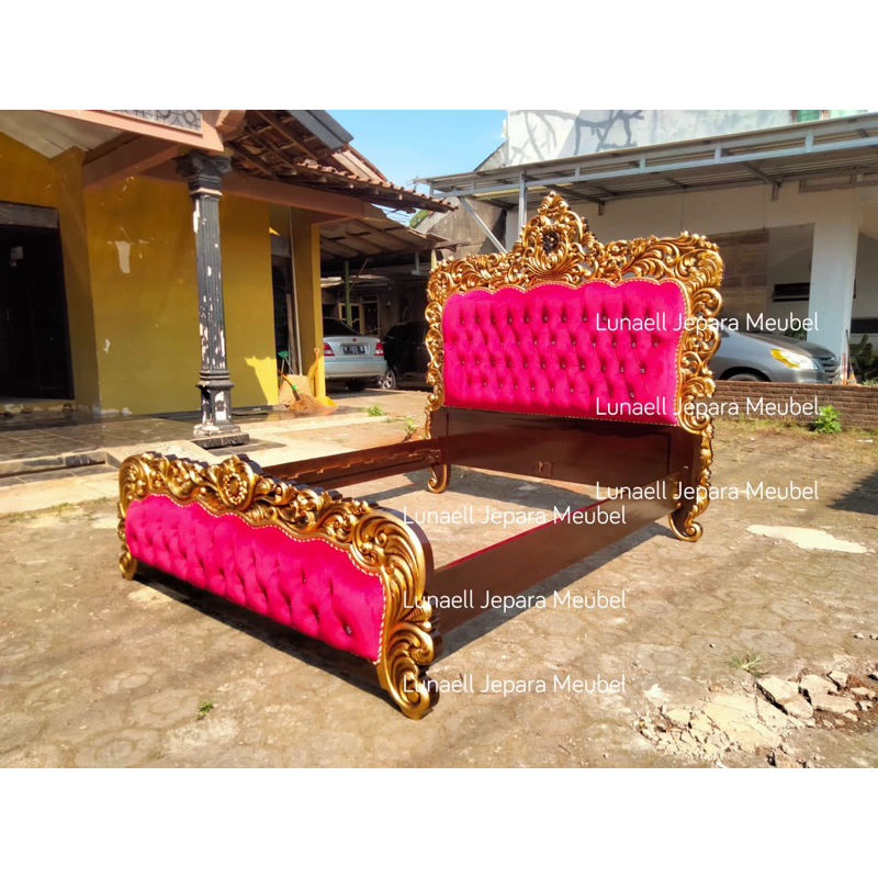 Tempat tidur ukir jati jepara