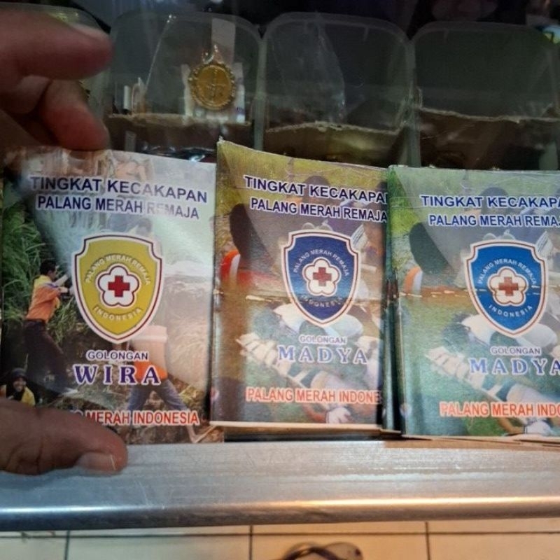 buku tingkat kecakapan palang merah remaja Wira & madya PMR