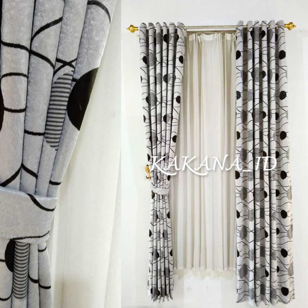 Gorden Blackout Jendela Panjang Motif Bola Bola Dekorasi Pintu Tengah Ruang Tamu