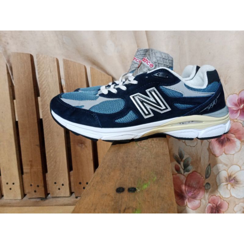 sepatu second new balance 990 v 3 ukuran 43