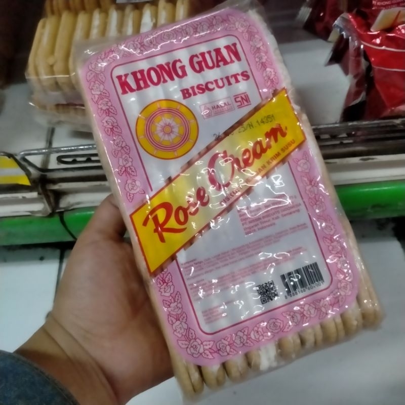 

Khong Guan Rose Cream Biskuit Wafer 275 Gr