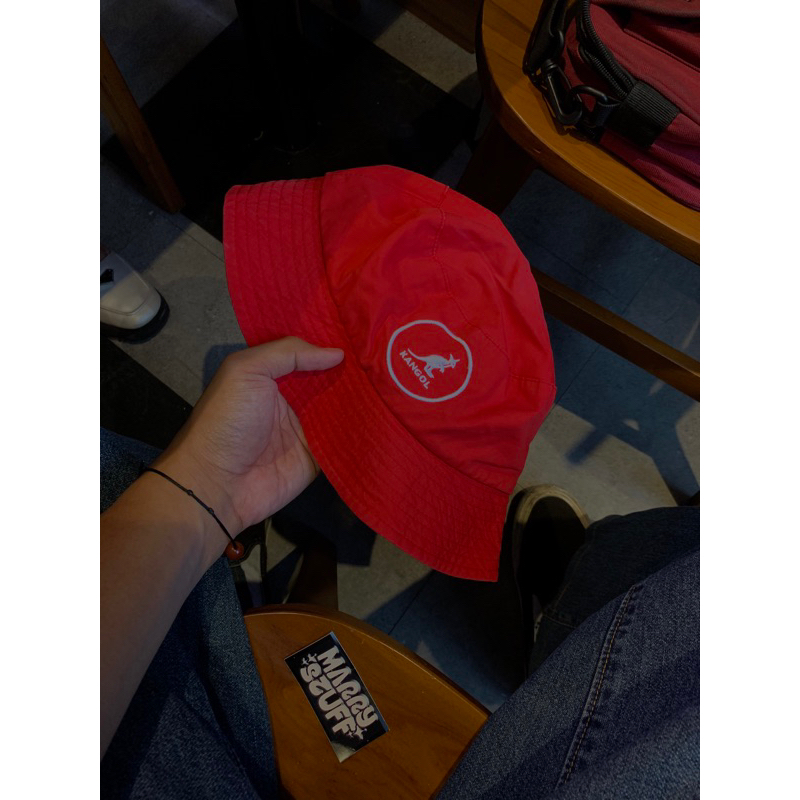 BUCKET KANGOL MERAH PRELOVED