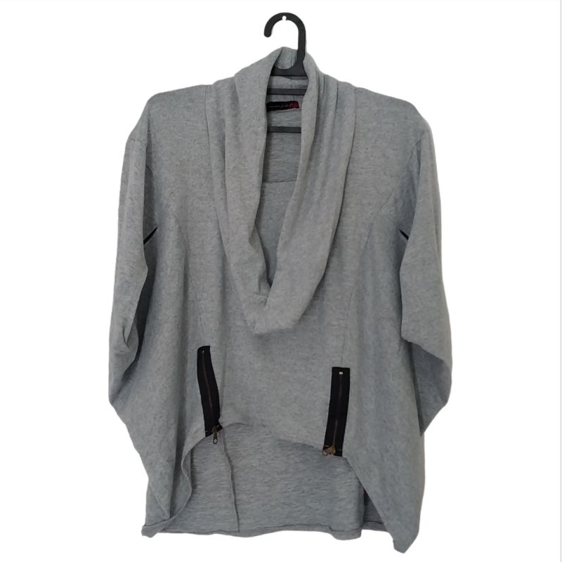 PRELOVED Baju Malakai Basic