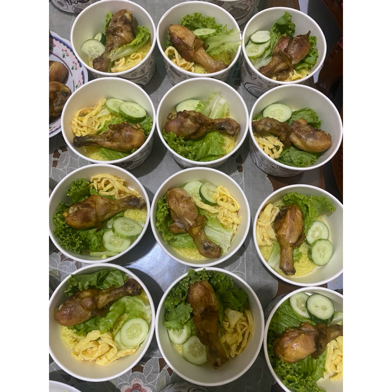 

Rice Bowl Nasi Kuning Ayam Goreng