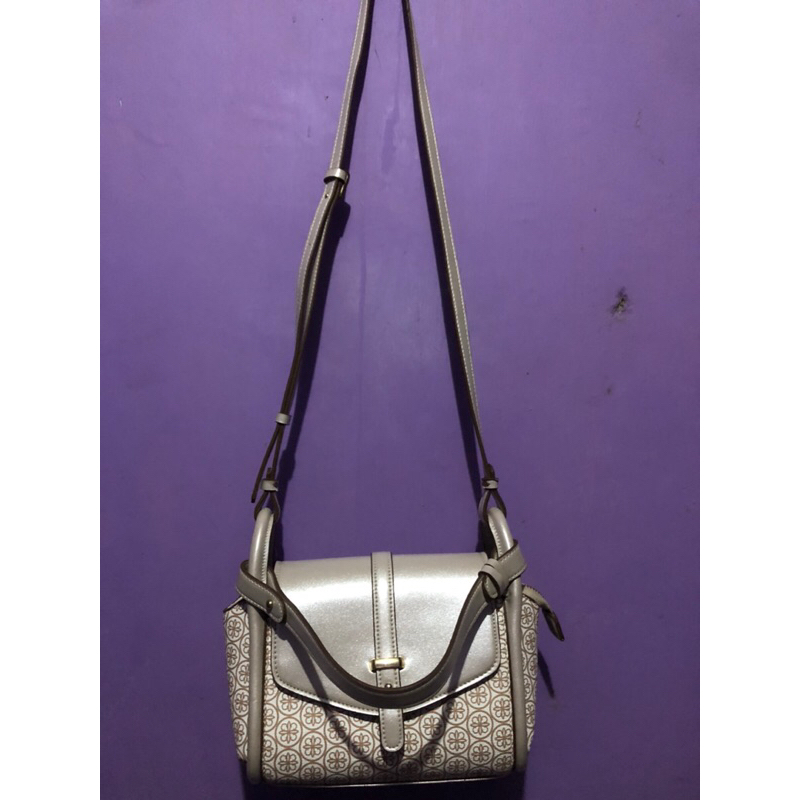 (Like New) Tas selempang wanita - Les Catino