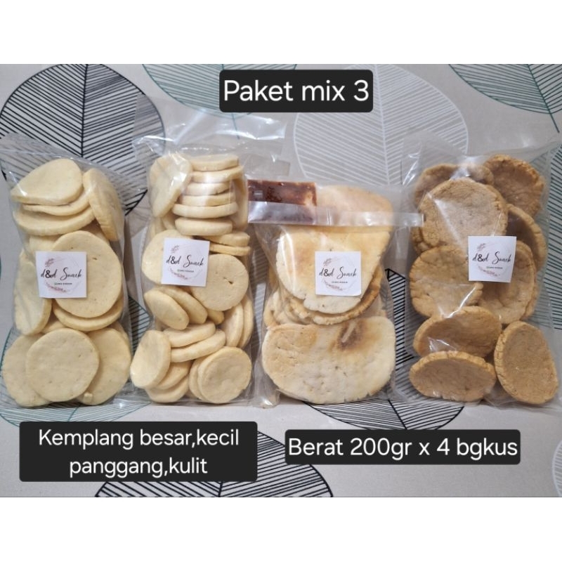 

Kemplang dan kerupuk super asli palembang. Paket mix 3 (kemplang besar&kecil,kemplang panggang,kemplang kulit). Berat 800gr (200gr x 4 bgkus)