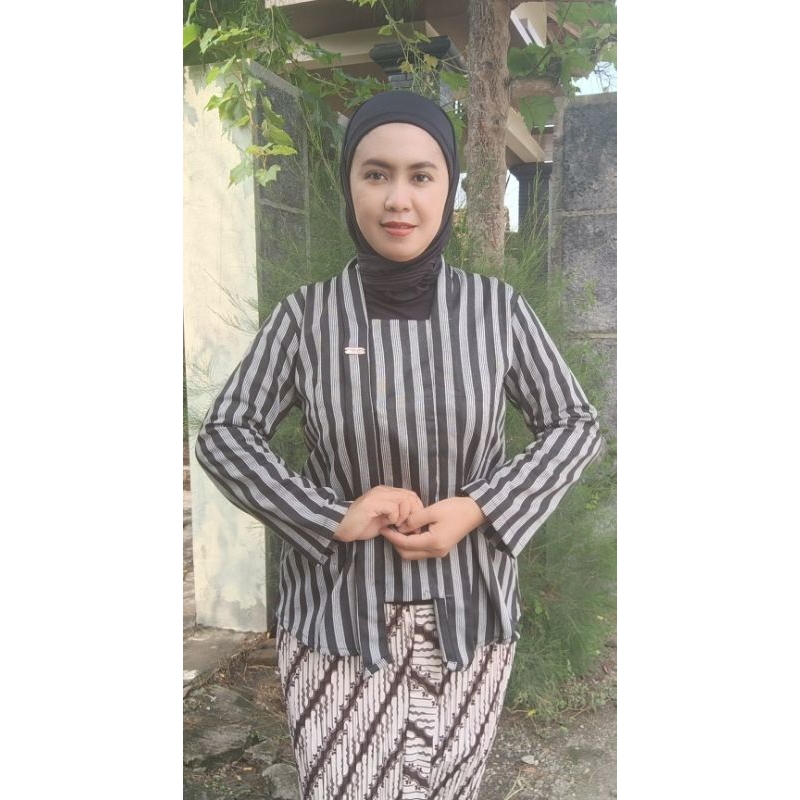 Kebaya lurik kutu baru elegan#kebaya lurik