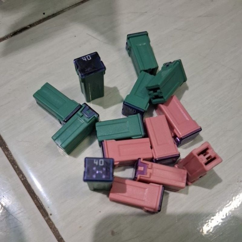 Jayy SEKRING utama box sekring 30A,Toyota,daihatsu,suzuki dan mobil lainnya.ORIGINAL.HARGA 1PCS