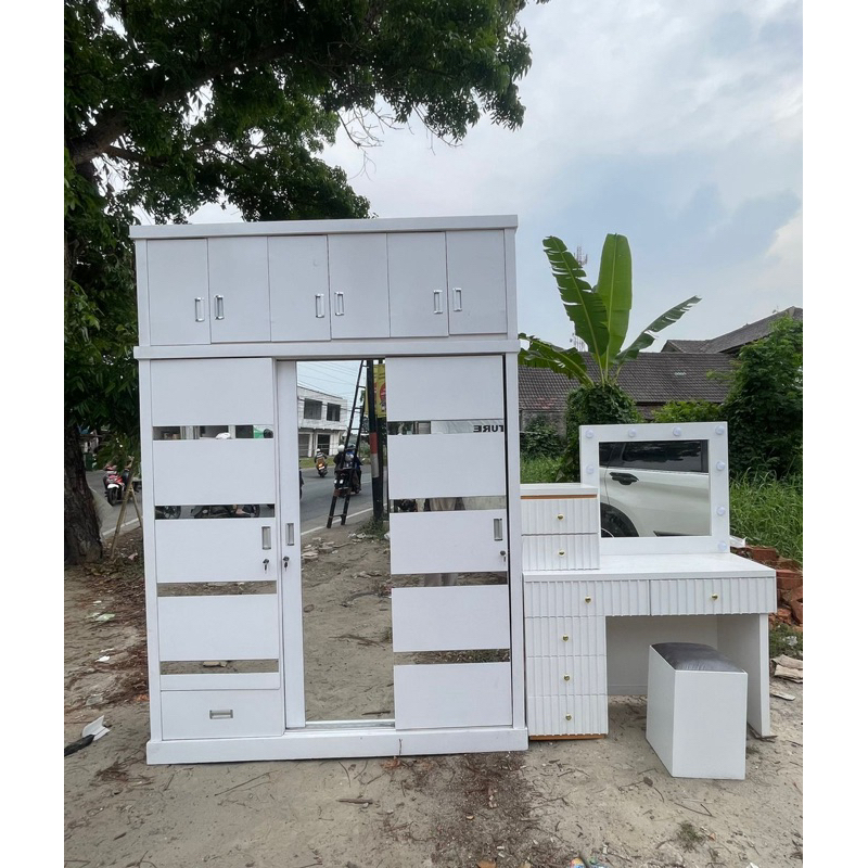 Lemari dan Meja Rias / paket meja rias led dan lemari jumbo