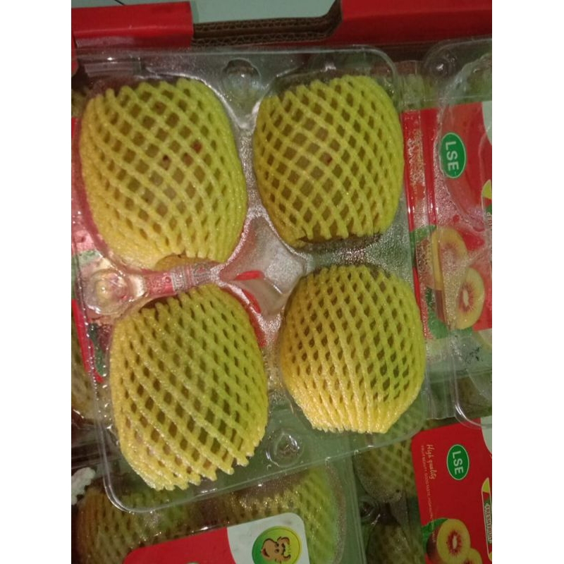 

KIWI MERAH PER PACK