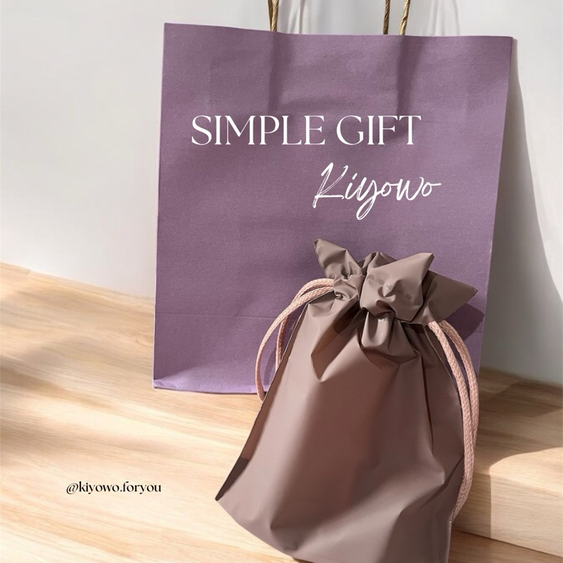 

Simple Gift Kiyowo (harga yang tertera tidak termasuk isi gift) WAJIB TAMBAH BUBBLE WRAP & BACA DESKRIPSI
