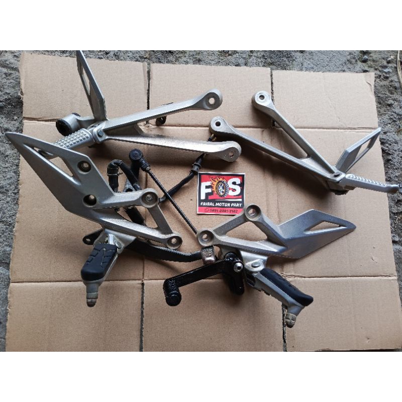 Footstep postep step depan  belakang cbr150r led facelift original