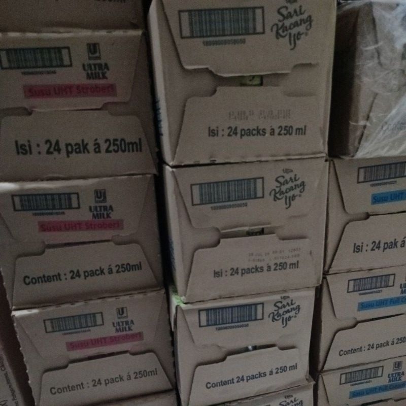 

Ay00! ULTRA SARI KACANG IJO / Dus isi 24