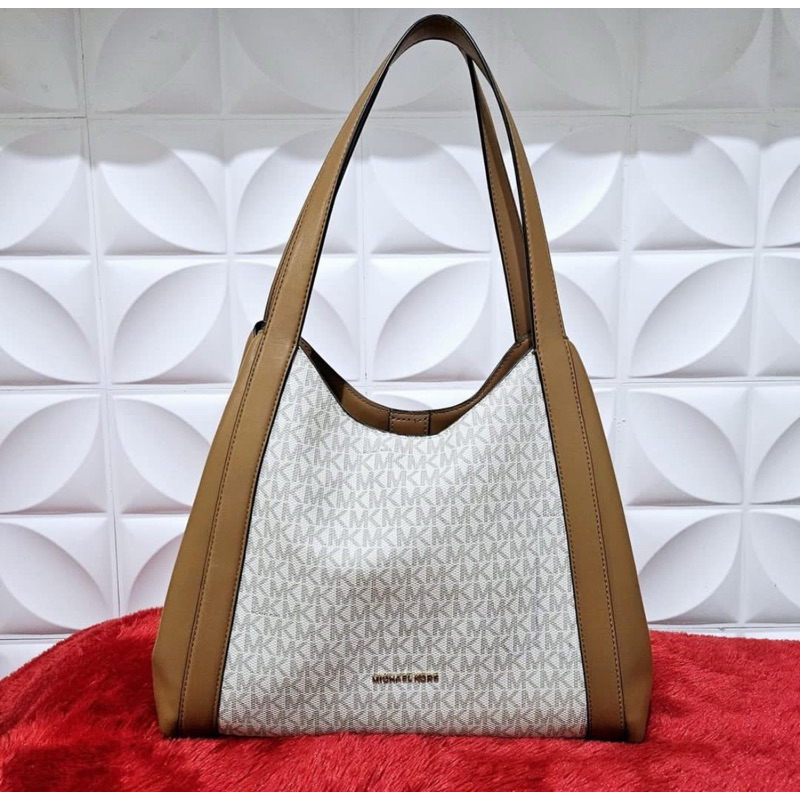 Preloved MK Rosemary Shoulder Totebag Vanilla