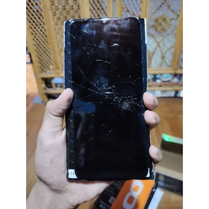 LCD N8 Realme C21y minus retak