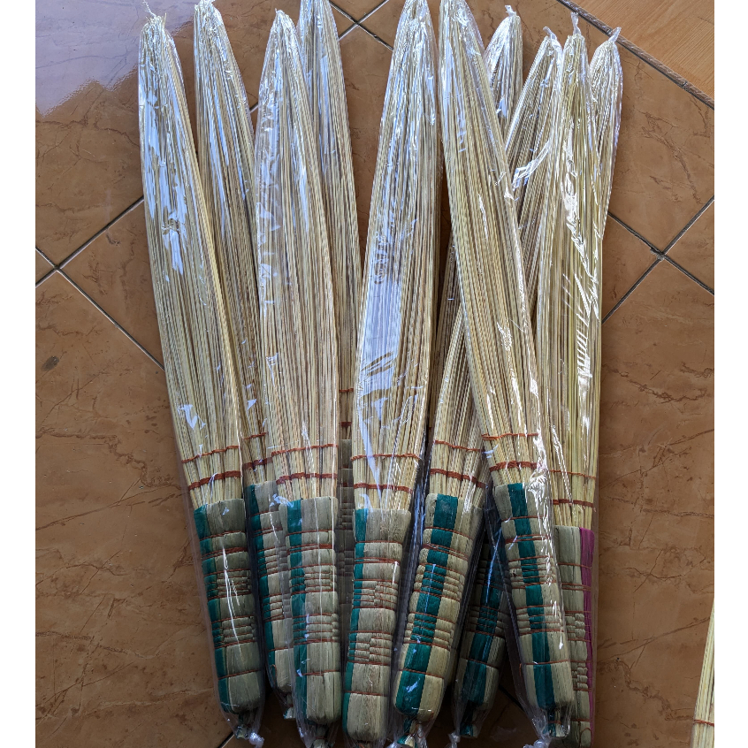 Sapu Tebah Kasur / Sapu Lidi Kasur / Sapu Lidi Kecil Putih