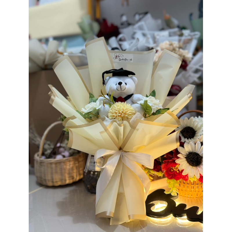 

[ READY STOCK BATAM ]BUKET WISUDA /BUKET BONEKA /GRADUATION