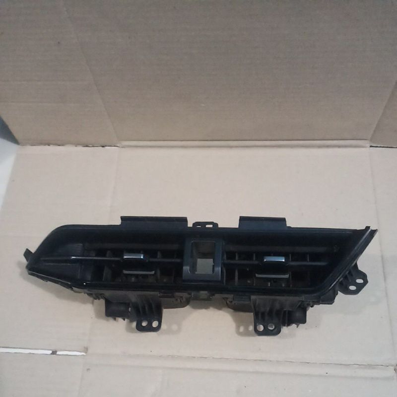 kisi-kisi AC dashboard mobil Yaris cross original