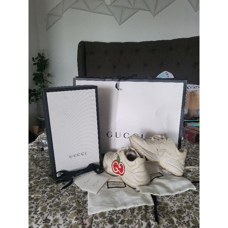 preloved ORI sepatu gucci rhyton leather sneakers apple