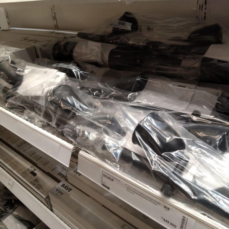 Skurup Trek Plafon 3 Lampu Bodi Baja Hitam Lampu Cafe Kantor