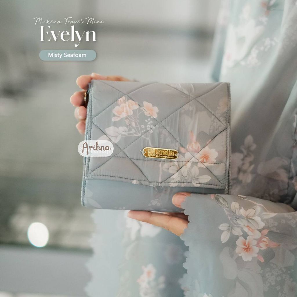 Mukena Traveling Jumbo Parasut Korea - Praktis, Ringan & Mudah Dibawa Evelyn