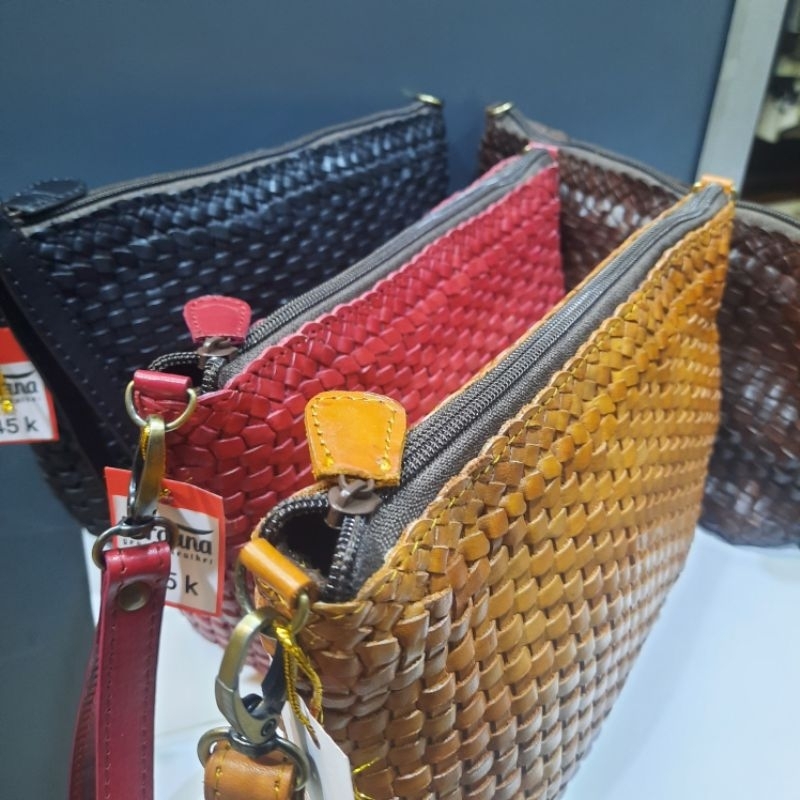 tas kulit slempang anyaman tas tangan 25×13 Selempang Hitam