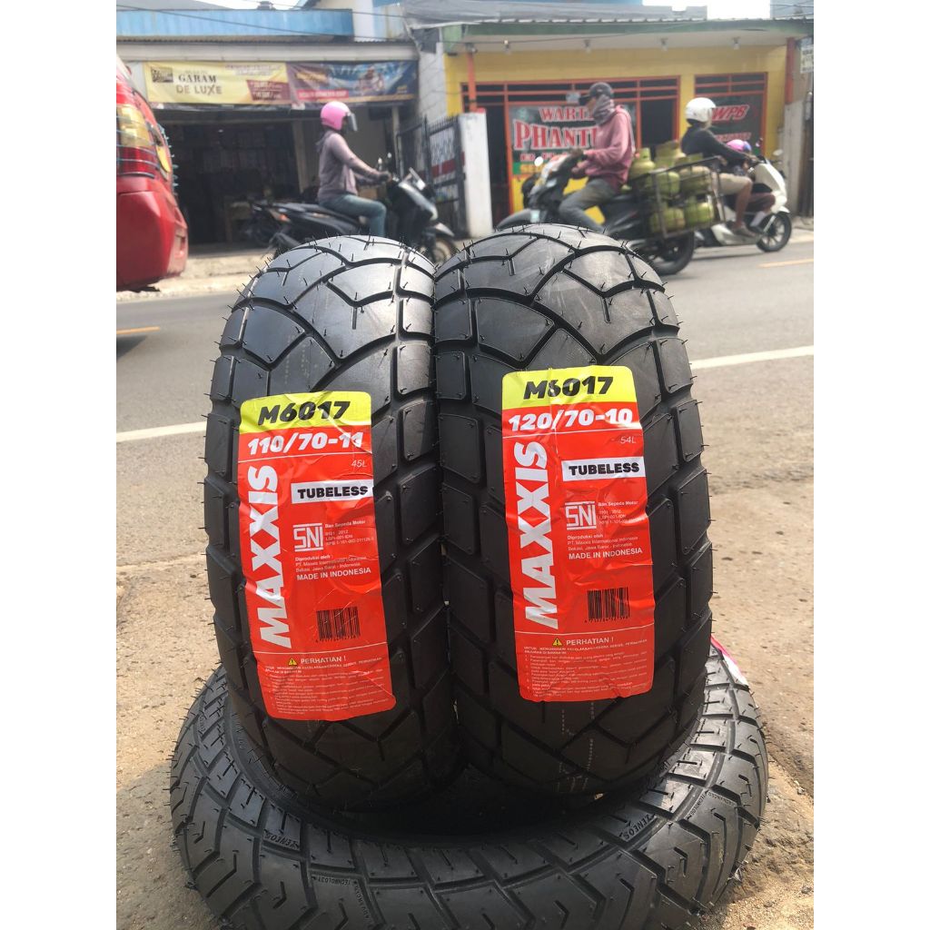 BAN MOTOR VESPA MATIC Merk Maxxis ring 10 dan 11 110/70 , 120/70 TUBEELSS