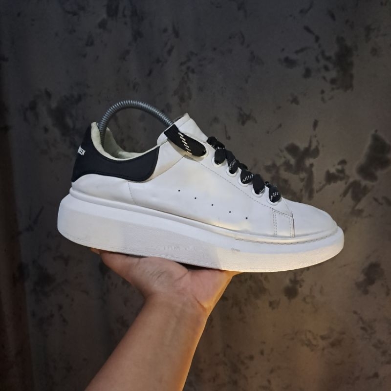 Sepatu Sneakers Alexander McQueen Putih Hitam Size 42/27cm Second Branded