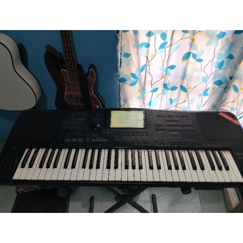 Keyboard Technics KN 3000 edisi jarang di pakai