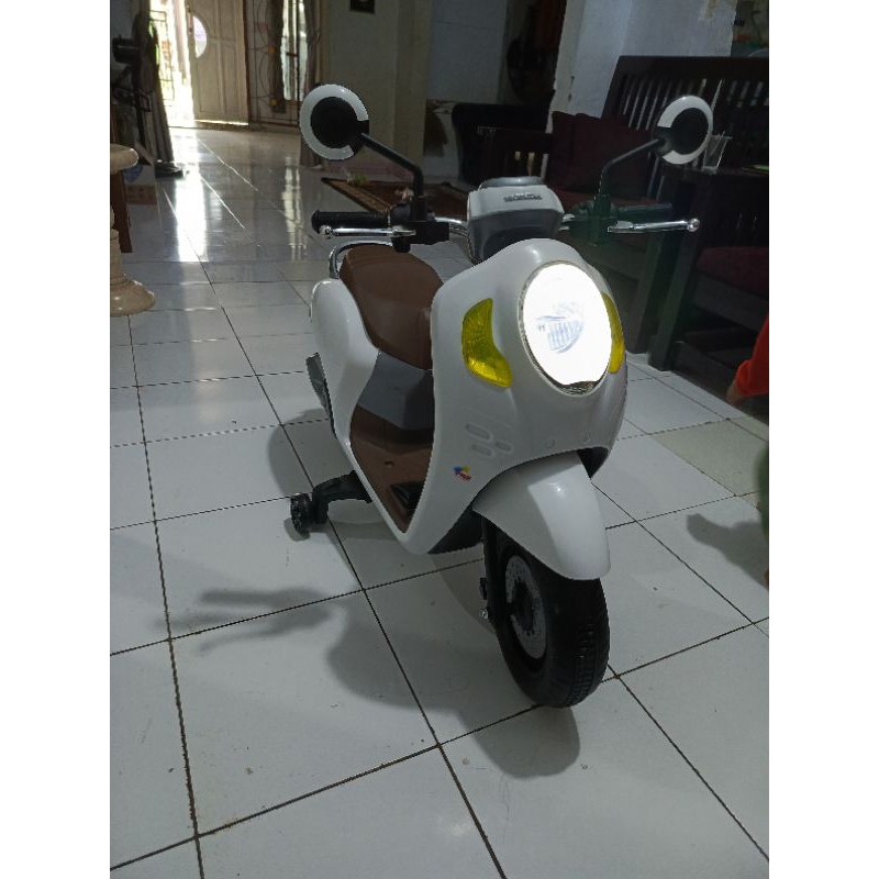 Honda Scoopy aki ukuran besar
