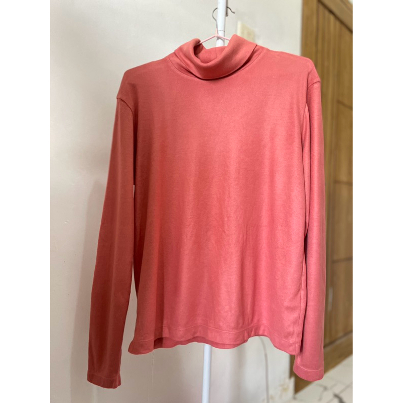 preloved turtle neck uniqlo