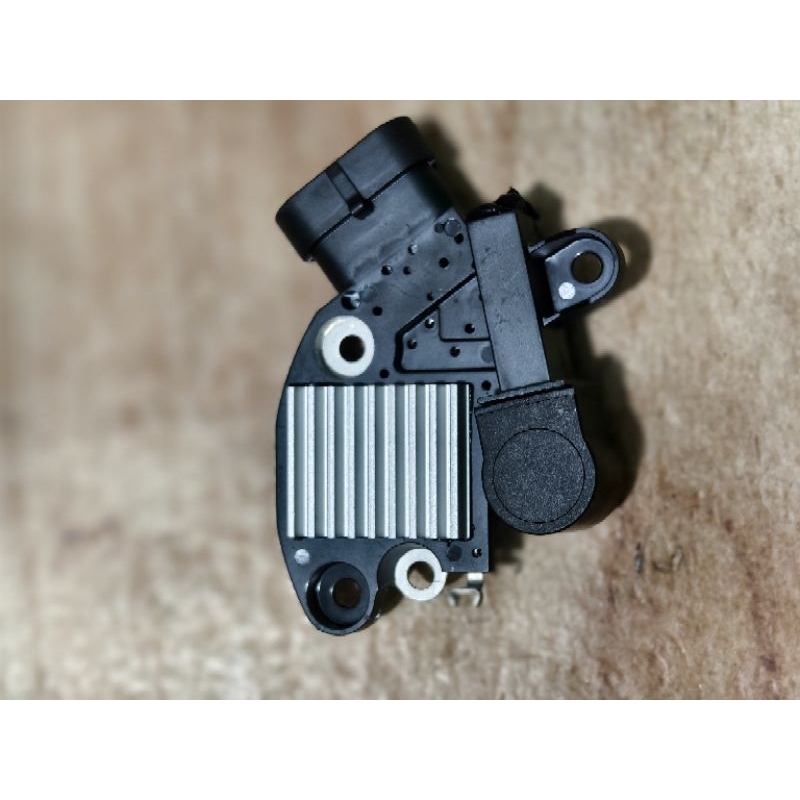 IC Regulator Alternator Amper Wuling Confero soket lonjong 4 pin 12V