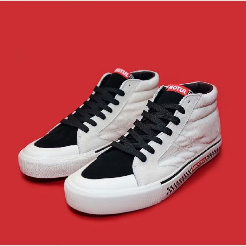 Saint Barkley x Motul Midlothian - Broken White Black 9.5/42