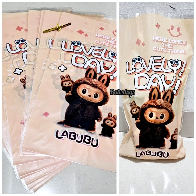 

PLASTIK SNACK KARAKTER LABUBU WARNA PEACH PASTEL + TALI KAWAT 22 X 40 CM