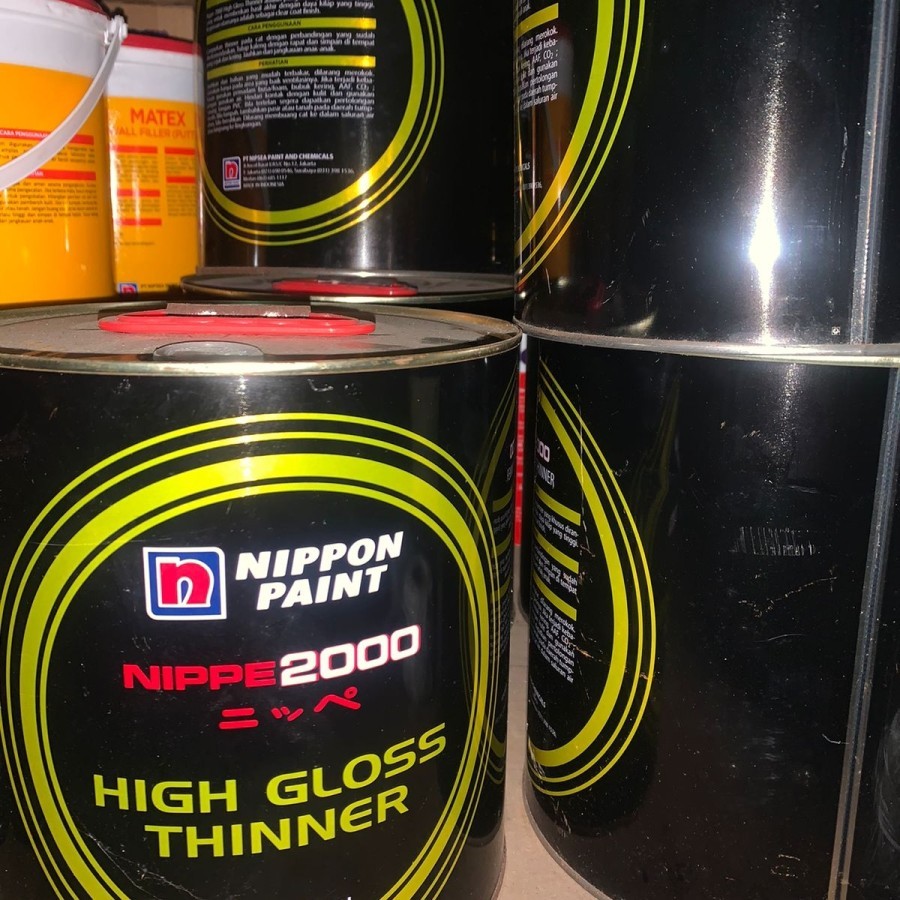 

Pengencer Cat Minyak Thinner Nippe 2000 High Gloss NIPPON PAINT Ukuran 3,785L