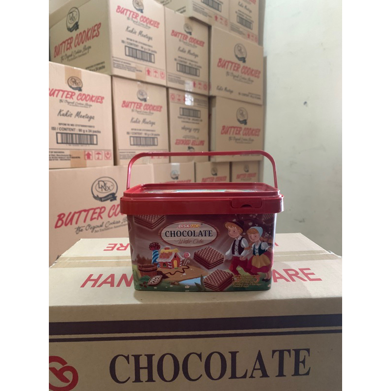 

buakitop wafer cube coklat 180g 1 karton