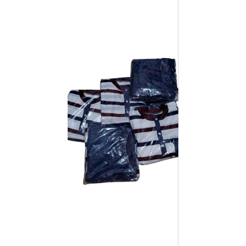Yuliana Fashion One set kombinasi Kaos dan Jeans