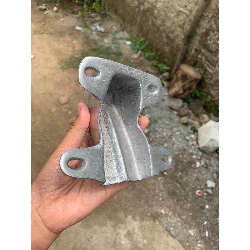 Pangkon lampu stop v80/dudukan lampu v80