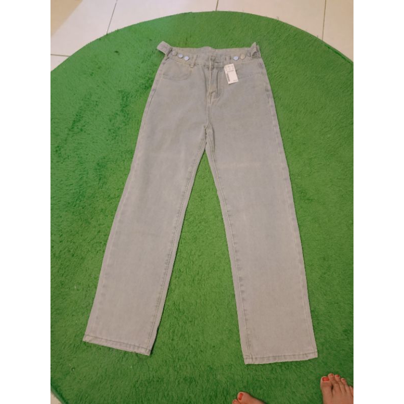 celana Levis wanita
