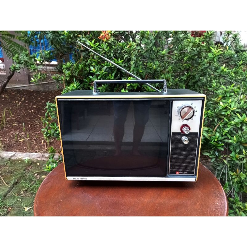 TV Televisi Jadul Antik Vintage Lawas Tua Merk HITACHI kondisi Mulus dan Utuh Classic Retro Barang L