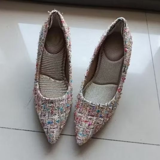 Sepatu jinjit wanita artsy ukuran 39