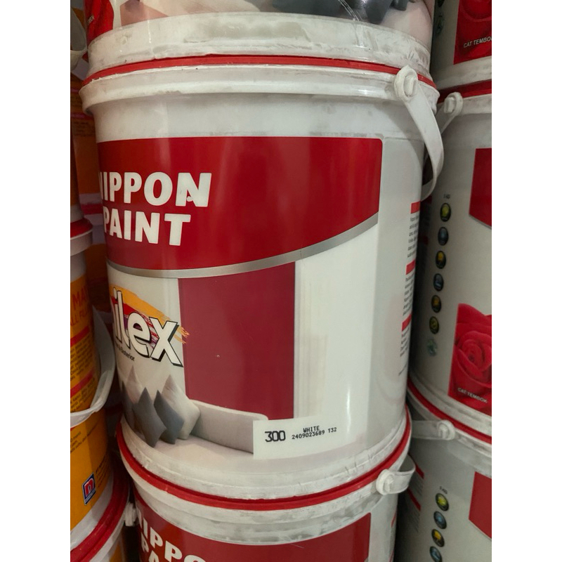 Cat tembok Nippon Paint white