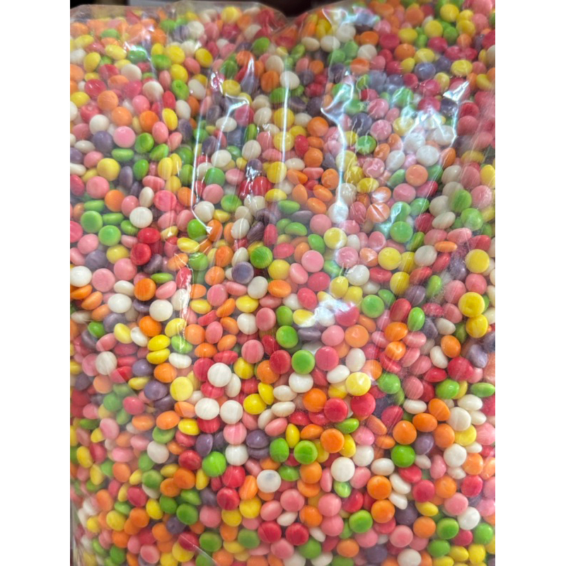 

Chocochips Lagie 1/2 Lingkaran Warna Warni Rainbow Pelangi Repack 200gr