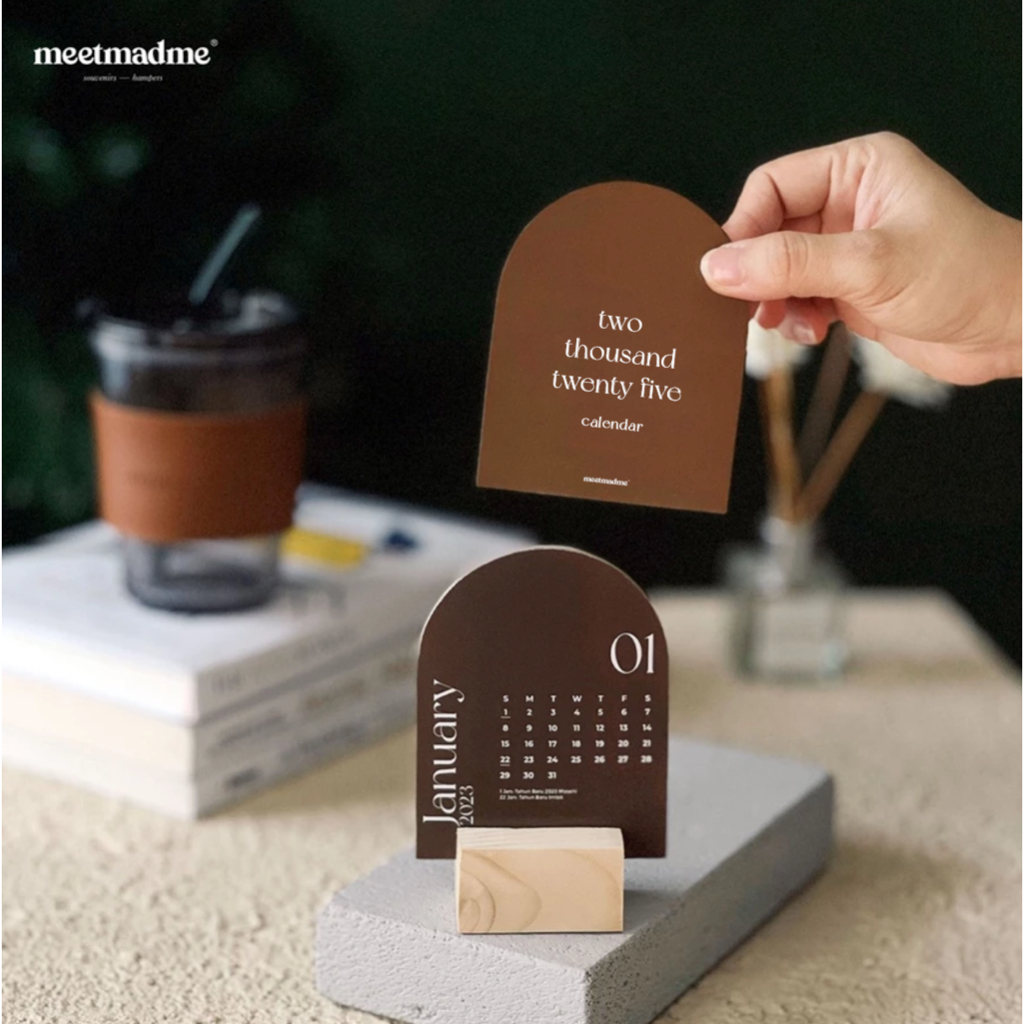 

Mini Desk Calendar Aesthetic 2025 with Wooden Stand Kalender Meja