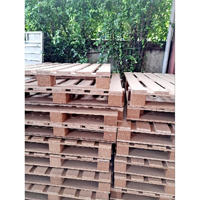 

PALET KAYU PARTICIAL BOARD MDF Berbagai ukuran (BEKAS)