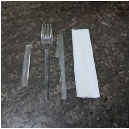 Set Alat Makan Pisau Garpu Plastik 50 SET - Garpu Pisau Steril - Pisau Garpu Plastik Bening dan Hita