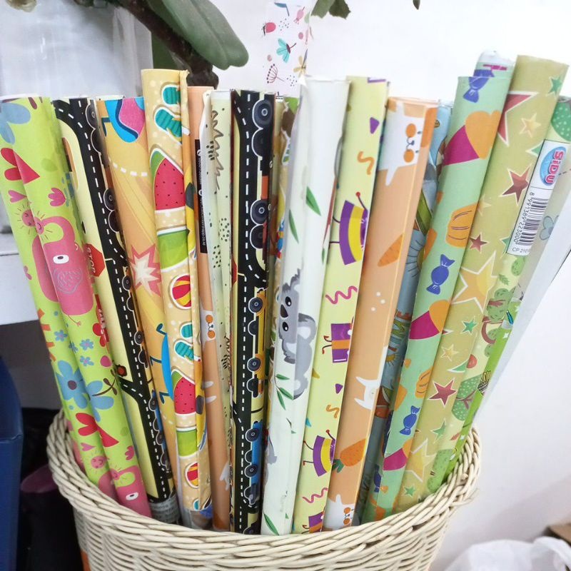 

5 lembar kertas kado grosir murah (boleh mix motif)-kertas kado lucu