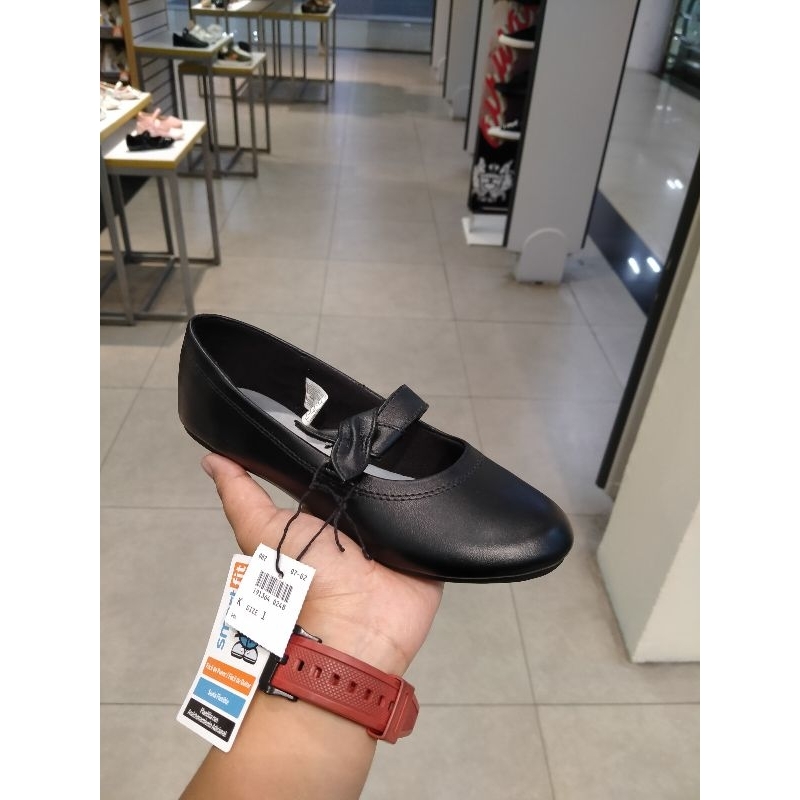 SMART FIT FLAT SHOES KIDS by PAYLESS harga normal 299.000