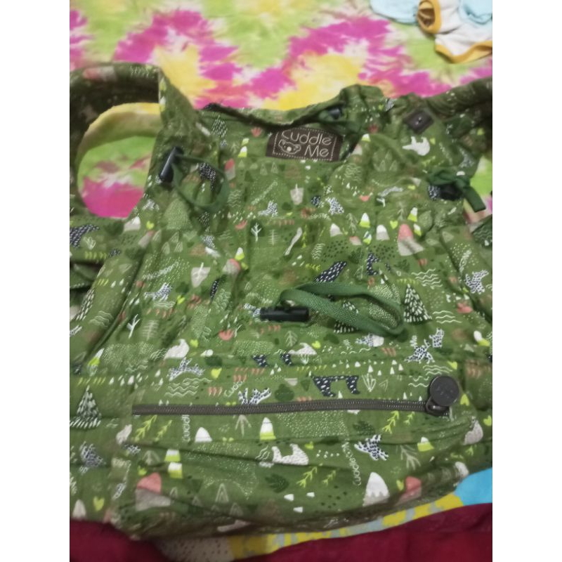 Preloved Gendongan M Shape CuddleMe Levana Carrier Winter Forest Olive (Hijau) Bagus