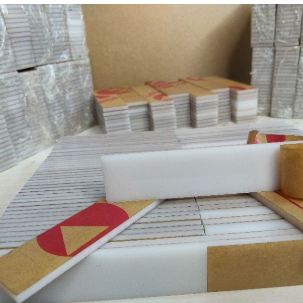 

Akrilik bahan nametag potongan cnc laser murah